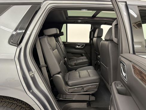 Used 2022 Chevrolet Tahoe Z71 w/ Luxury Package AWD/4WD image 33