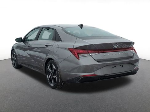 Used 2023 Hyundai Elantra Limited image 4