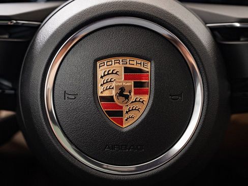 Used 2026 Porsche Macan image 32