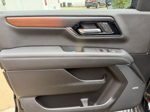 New 2026 GMC Yukon XL Denali image 9