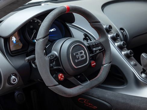 Used 2021 Bugatti Chiron Pur Sport image 17