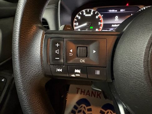 Used 2024 Nissan Rogue S AWD/4WD image 17