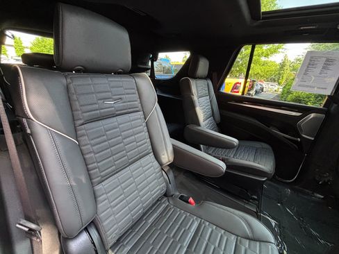 Used 2025 Cadillac Escalade Sport Platinum w/ LPO, ONYX Package AWD/4WD image 21