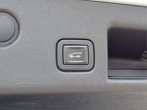 Used 2018 Chevrolet Equinox LT image 7