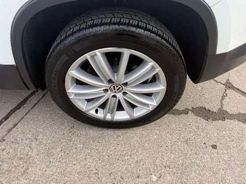 Used 2016 Volkswagen Tiguan SE image 11