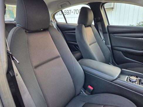 Used 2020 MAZDA MAZDA3 Sedan image 23