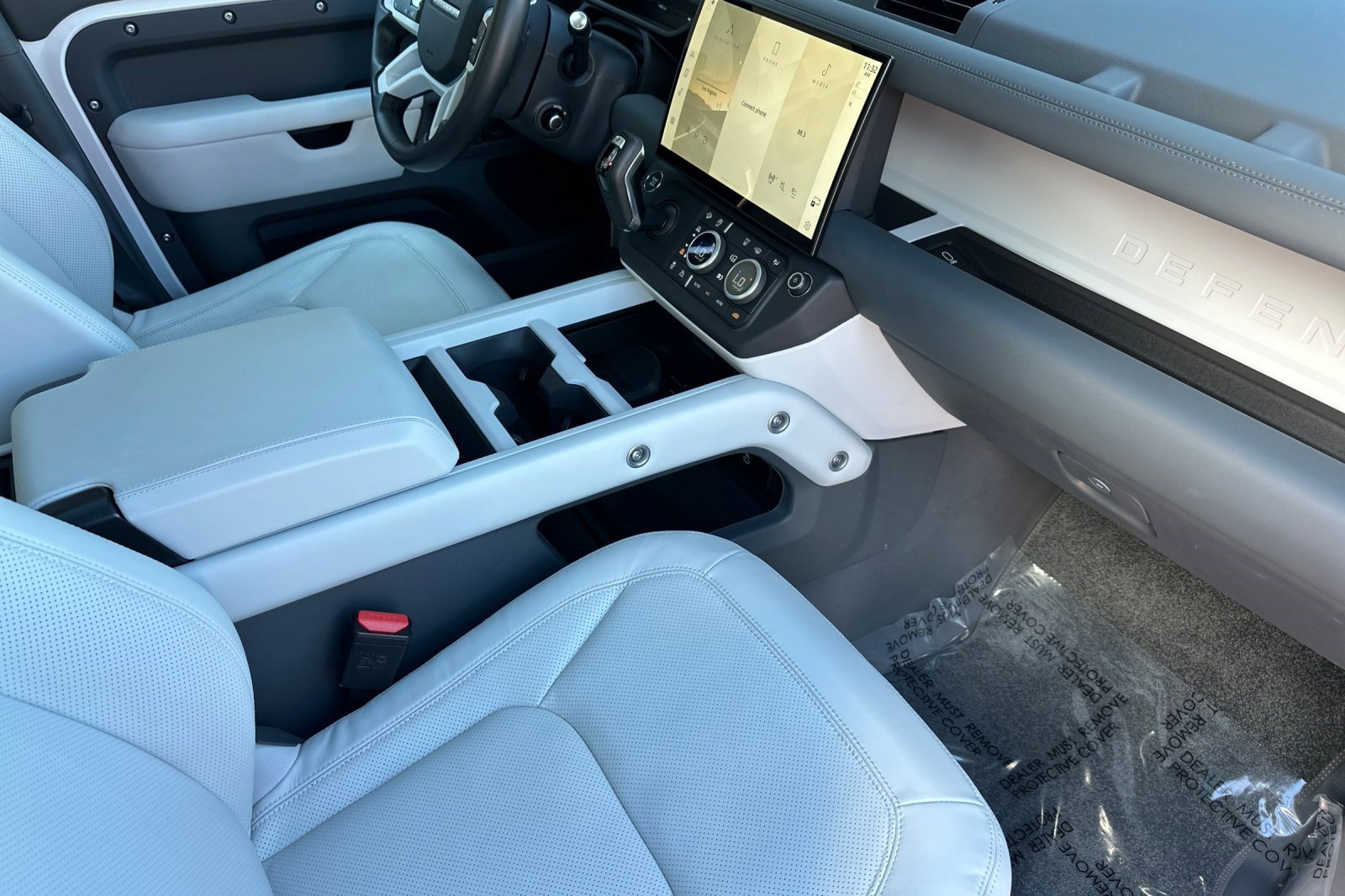 Used 2026 Land Rover Defender 110 X-Dynamic SE AWD/4WD image 35