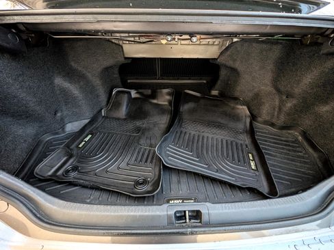 Used 2015 Toyota Camry SE image 9