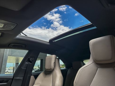 Certified 2025 Porsche Macan Electric RWD image 21
