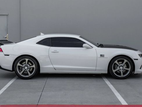 Used 2014 Chevrolet Camaro SS w/ RS Package RWD image 10
