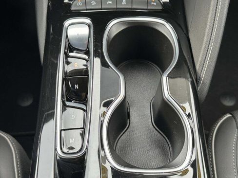 Used 2023 Buick Envision Essence image 23