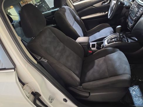 Used 2015 Nissan Rogue SV AWD/4WD image 24