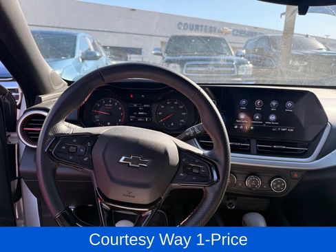 Used 2024 Chevrolet Trax RS w/ Driver Confidence Package FWD image 4
