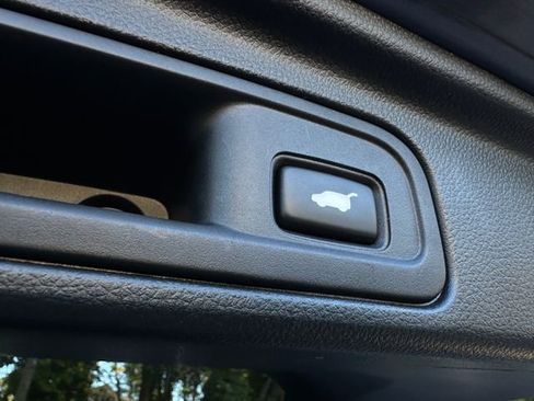 Used 2021 Honda Pilot Elite image 42