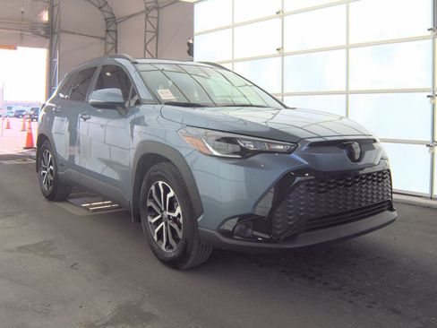 Used 2024 Toyota Corolla Cross SE image 4