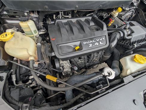 Used 2015 Dodge Journey SXT w/ Flexible Seating Group image 19