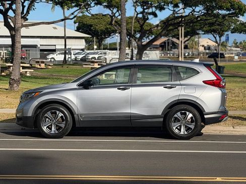 Used 2017 Honda CR-V LX image 2
