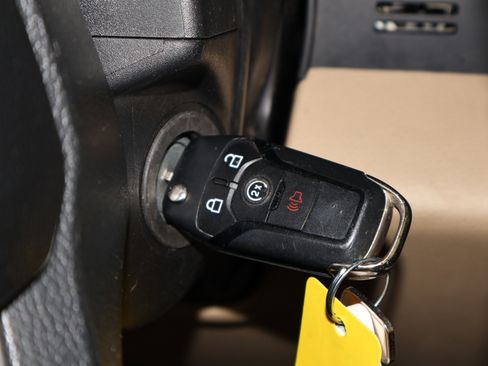 Used 2017 Ford F250 Lariat w/ Lariat Value Package image 31