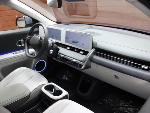 Used 2024 Hyundai Ioniq 5 Limited image 14