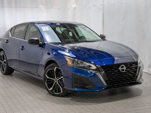 Certified 2024 Nissan Altima 2.5 SR image 1