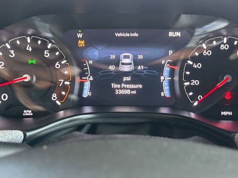Used 2025 Jeep Compass Latitude AWD/4WD image 40