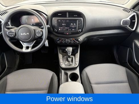 Used 2023 Kia Soul LX w/ LX Technology Package image 11
