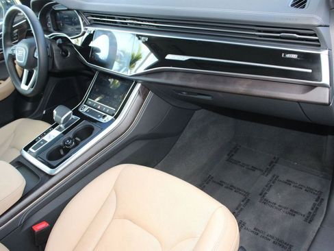 Used 2024 Audi Q8 Premium Plus image 32