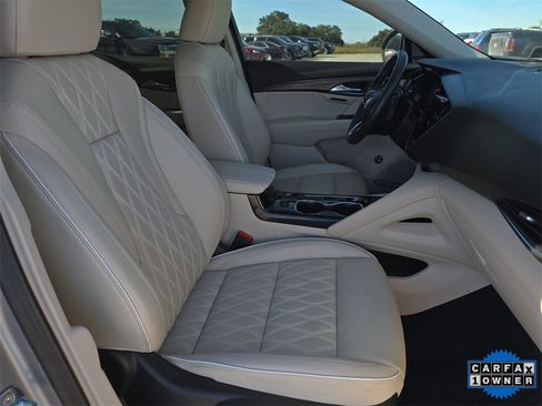 Used 2023 Buick Envision Avenir image 10