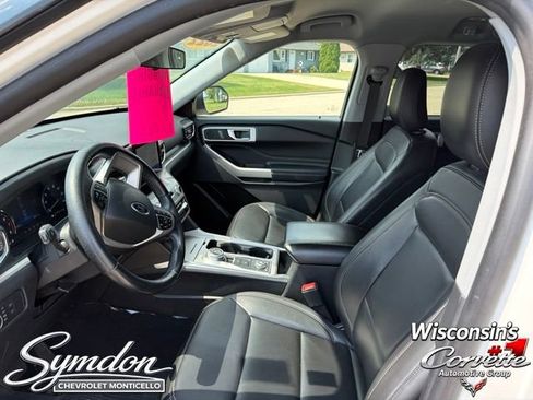 Used 2022 Ford Explorer XLT w/ Equipment Group 202A AWD/4WD image 10
