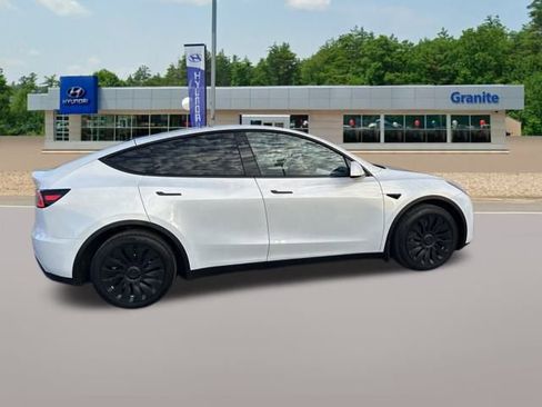 Used 2024 Tesla Model Y Long Range image 5