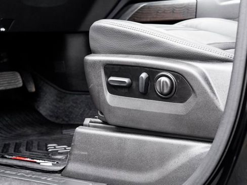 Used 2022 GMC Sierra 3500 Denali image 12