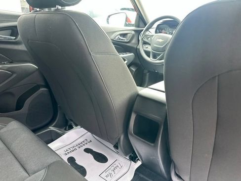Used 2024 Chevrolet Trax LS w/ LS Convenience Package FWD image 12