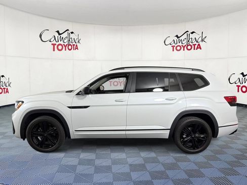 Used 2023 Volkswagen Atlas SEL R-Line AWD/4WD image 4