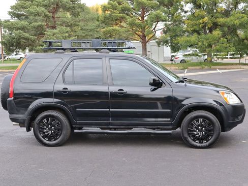 Used 2004 Honda CR-V LX image 3
