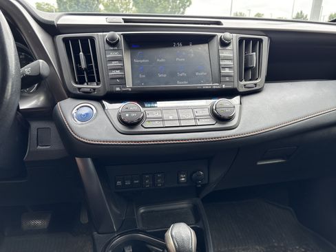 Used 2017 Toyota RAV4 SE AWD/4WD image 18