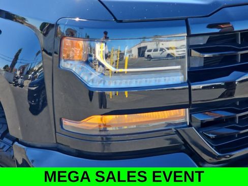 Used 2018 Chevrolet Silverado 1500 LT w/ All Star Edition AWD/4WD image 32