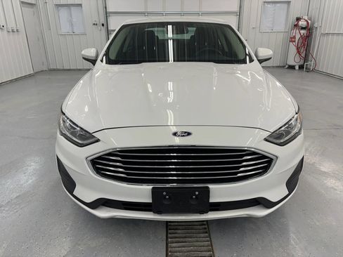Used 2020 Ford Fusion SE FWD image 13