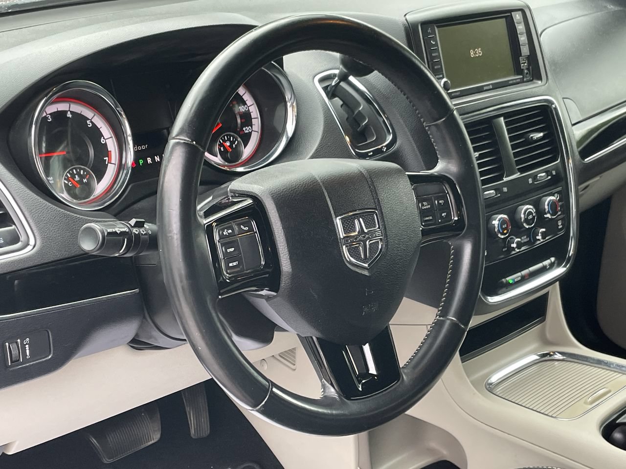 Used 2019 Dodge Grand Caravan SXT FWD image 30