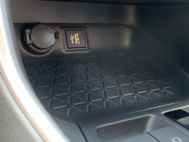Used 2025 Toyota RAV4 LE AWD/4WD image 25