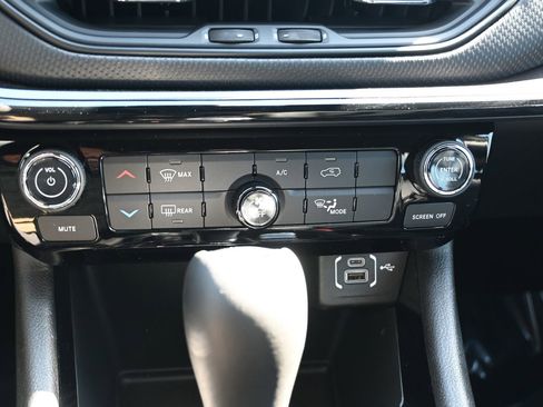 New 2026 Jeep Compass Latitude AWD/4WD image 13