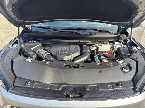 Used 2025 Buick Enclave Preferred AWD/4WD image 34