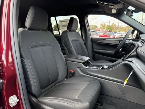 New 2025 Jeep Grand Cherokee Laredo X w/ Luxury Tech Group I image 27