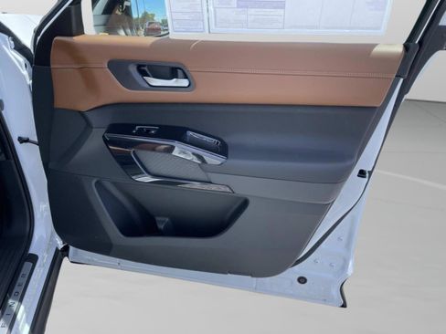 New 2026 Nissan Pathfinder Platinum FWD image 20