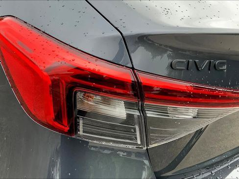 Used 2022 Honda Civic Sport image 27