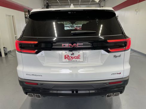New 2026 GMC Acadia AT4 w/ Luxury Package image 5