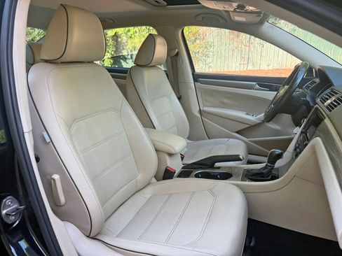 Used 2016 Volkswagen Passat 1.8T SE FWD image 26