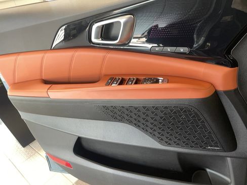 Used 2026 Kia Carnival SX Prestige image 8