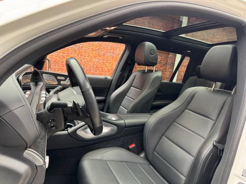 Used 2023 Mercedes-Benz GLS 450 4MATIC image 23
