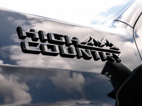 New 2026 Chevrolet Silverado 2500 High Country w/ Midnight Edition AWD/4WD image 14
