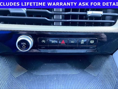 Used 2025 Ford Explorer Active RWD image 27